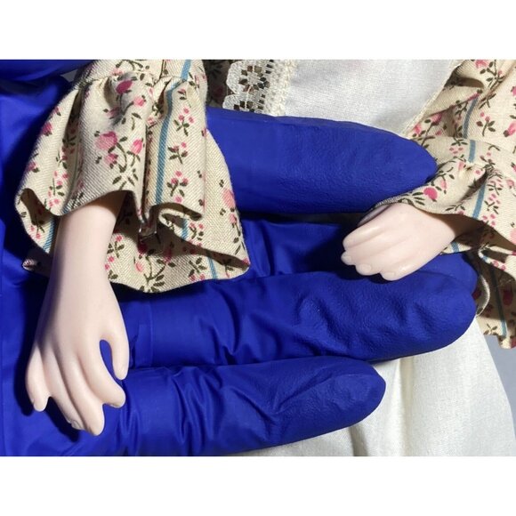 Letitia of Maryland Franklin Heirloom Doll Little Maids of 13 Colonies Porcelain - Picture 7 of 12